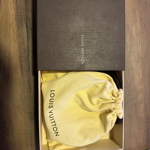 Louis Vuitton Men’s Belt - Picture 2 of 4